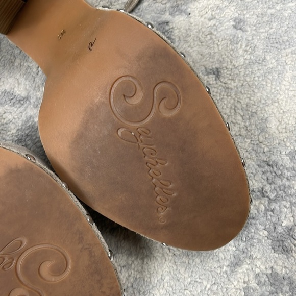 Seychelles Drift Taupe Suede Leather Lace up Heels Studded Sz 8.5 - Picture 14 of 16